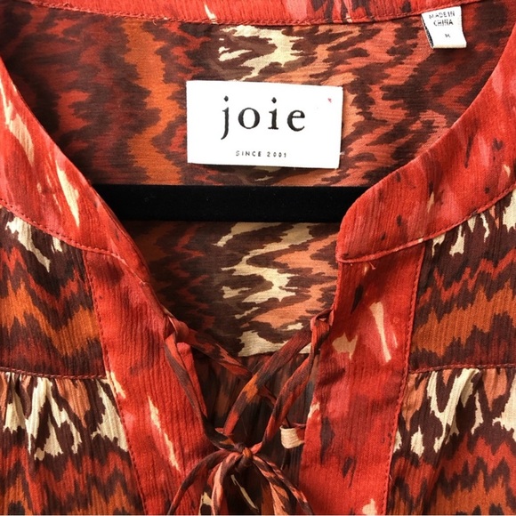 Joie bohemian 100% silk blouse. Slightly sheer, very feminine. Size M. - Picture 2 of 5
